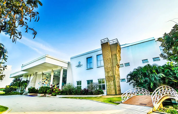 Oakridge International School